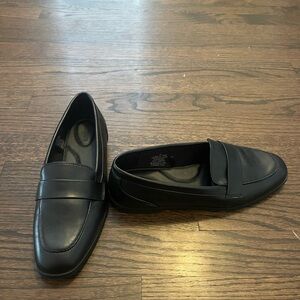 Size 7 Old Navy Black Women's Loafers